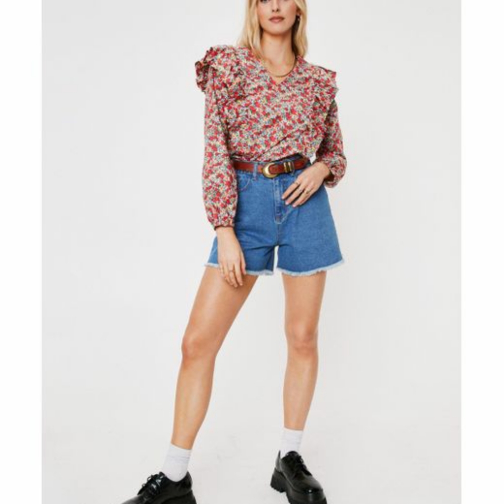 NASTY GAL FLORAL V NECK RUFFLE PUFF SLEEVE MED